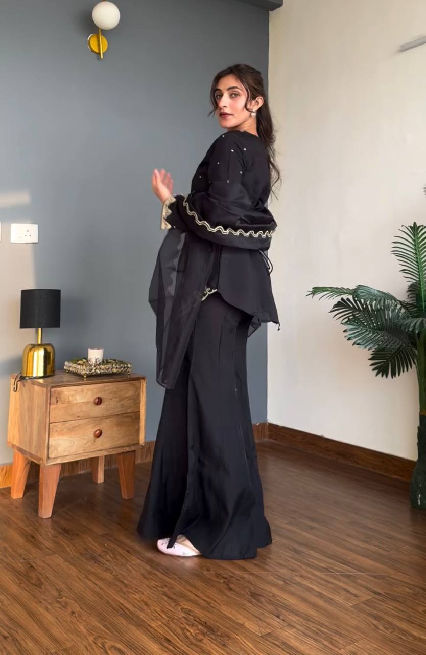 Zyvira Noor Sharara Set