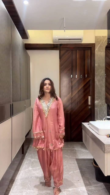 Reyvika Zinnia Salwar Set