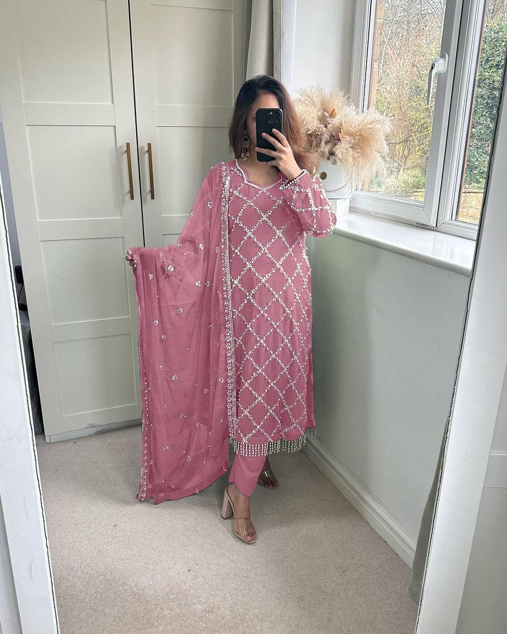 Kiara Fox Georgette Handwork Suit Set