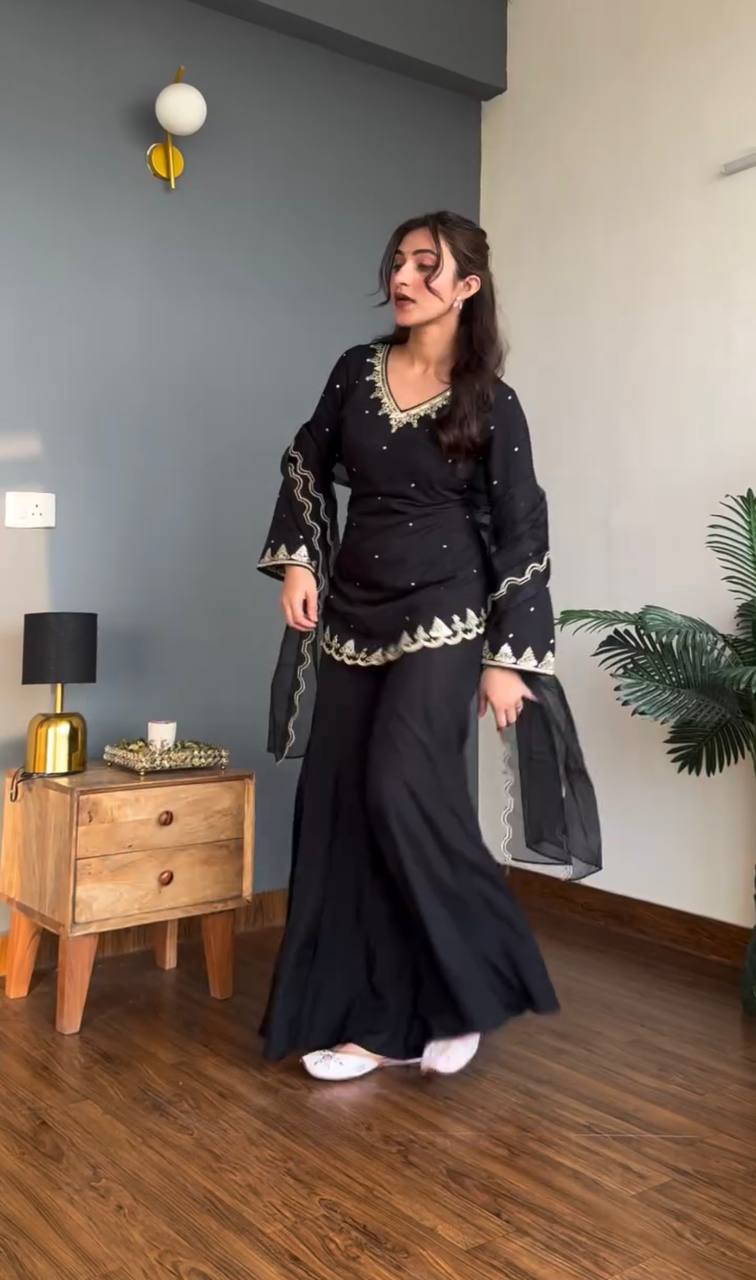 Zyvira Noor Sharara Set