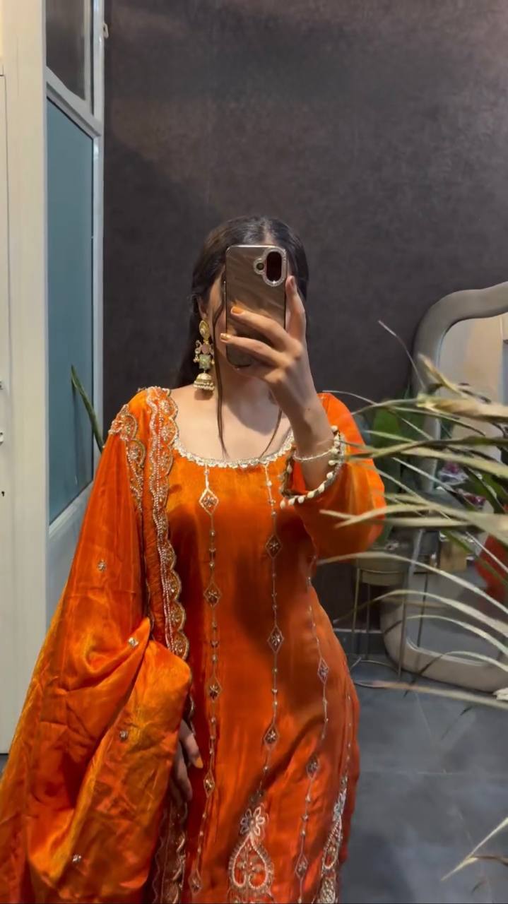 Zyvana Fendy Silk Long Kurti Set