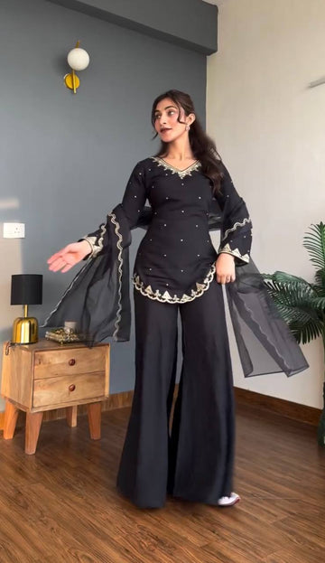 Zyvira Noor Sharara Set