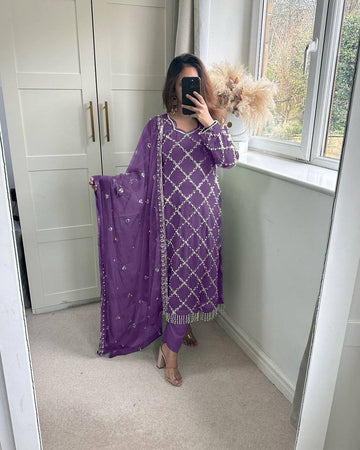 Kiara Fox Georgette Handwork Suit Set