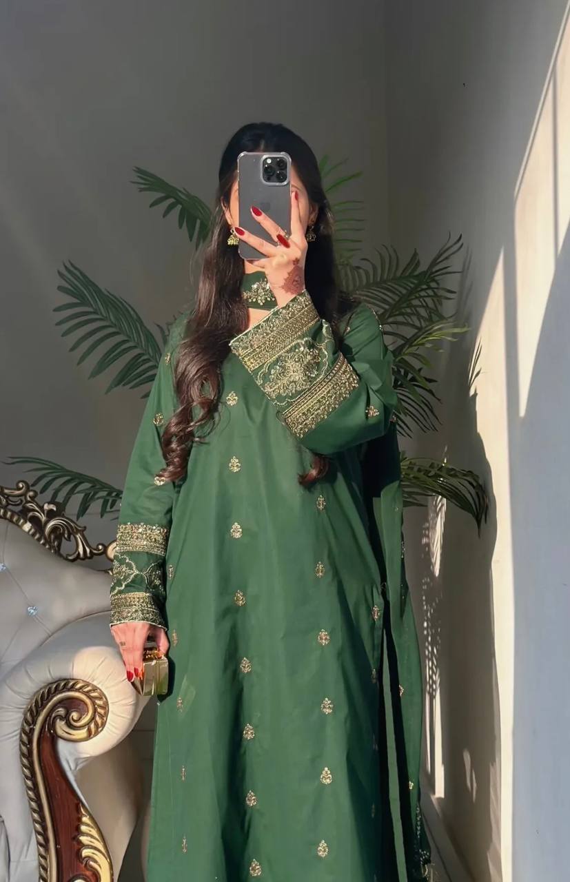Aarika Crep Silk Sequence Suit Set