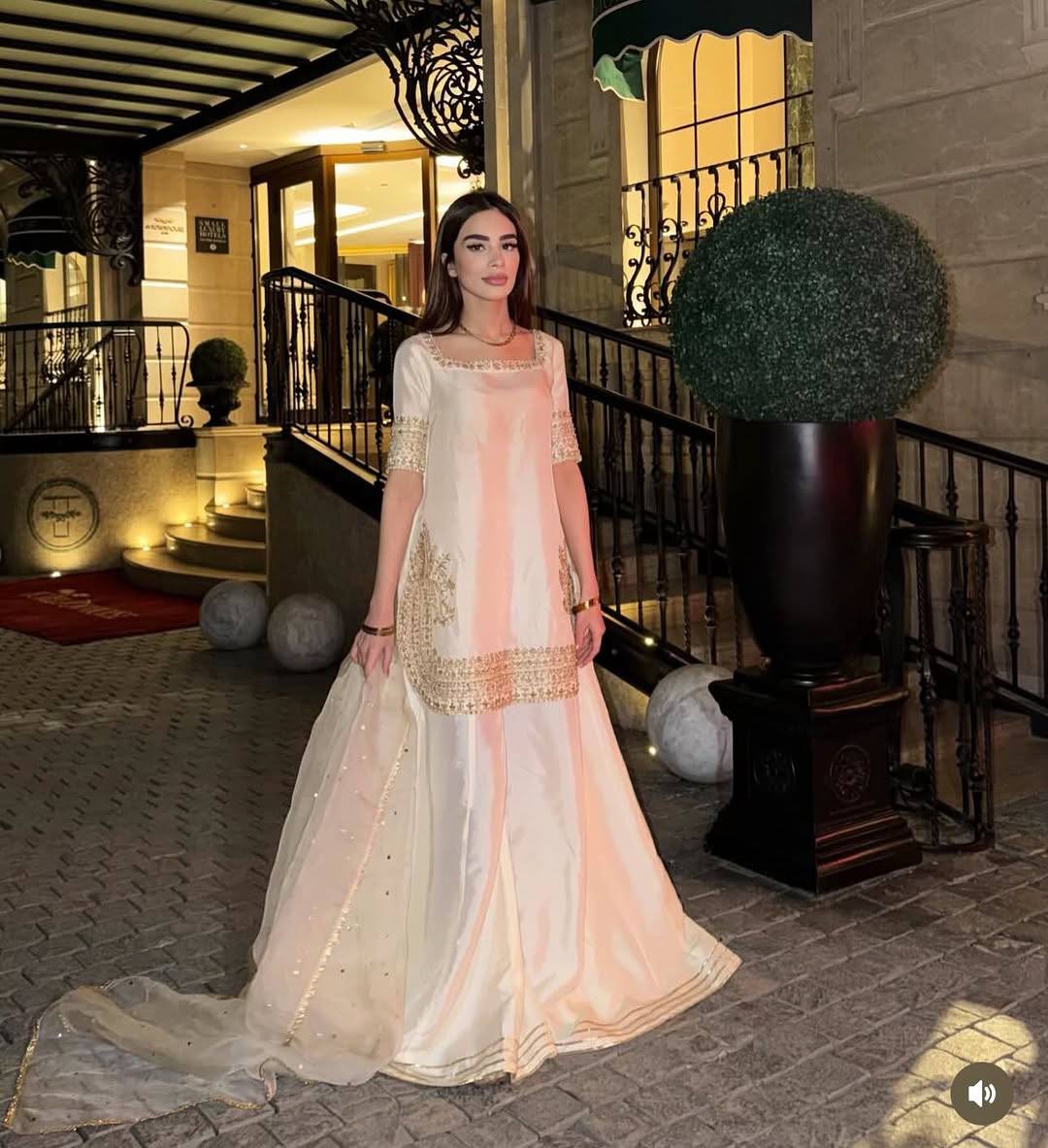 Zivaya Crep Thread Palazzo Set