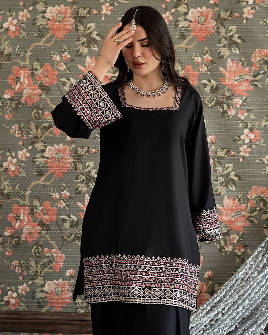Zehra Aafreen Thread Sequence Crepe Farshi Suit Set