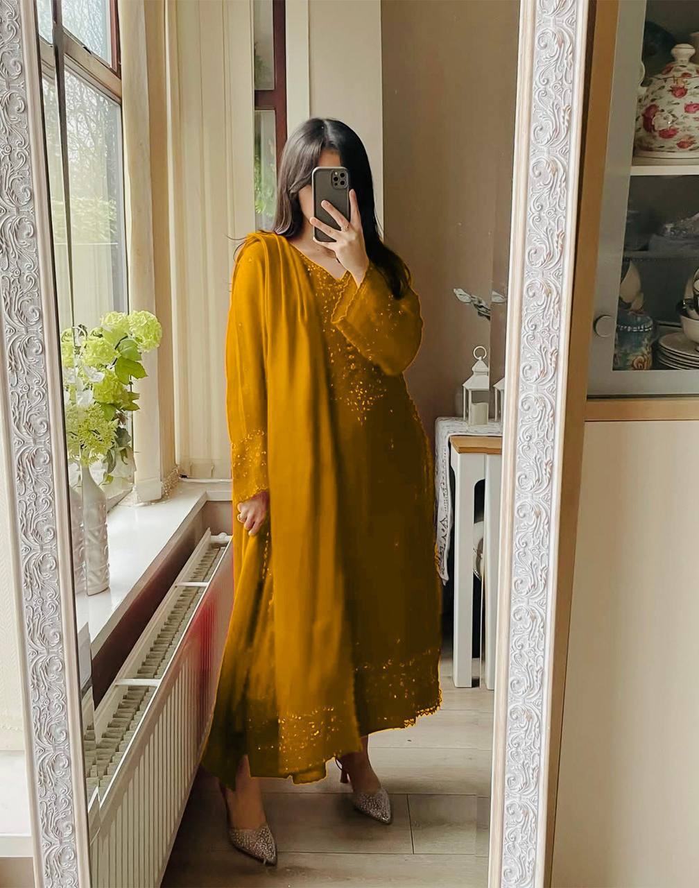Velrisa Elan Suit Set