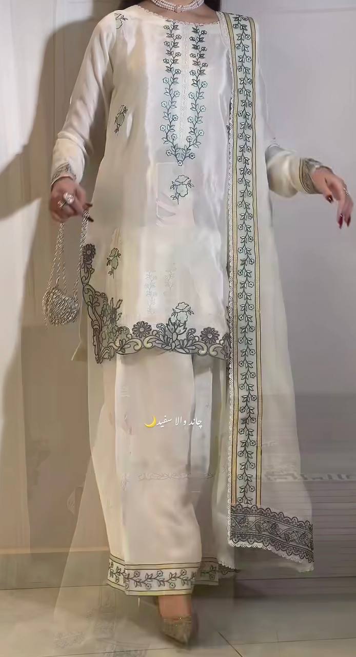 Aaliya Pure Silk Embroidery Farshi Set