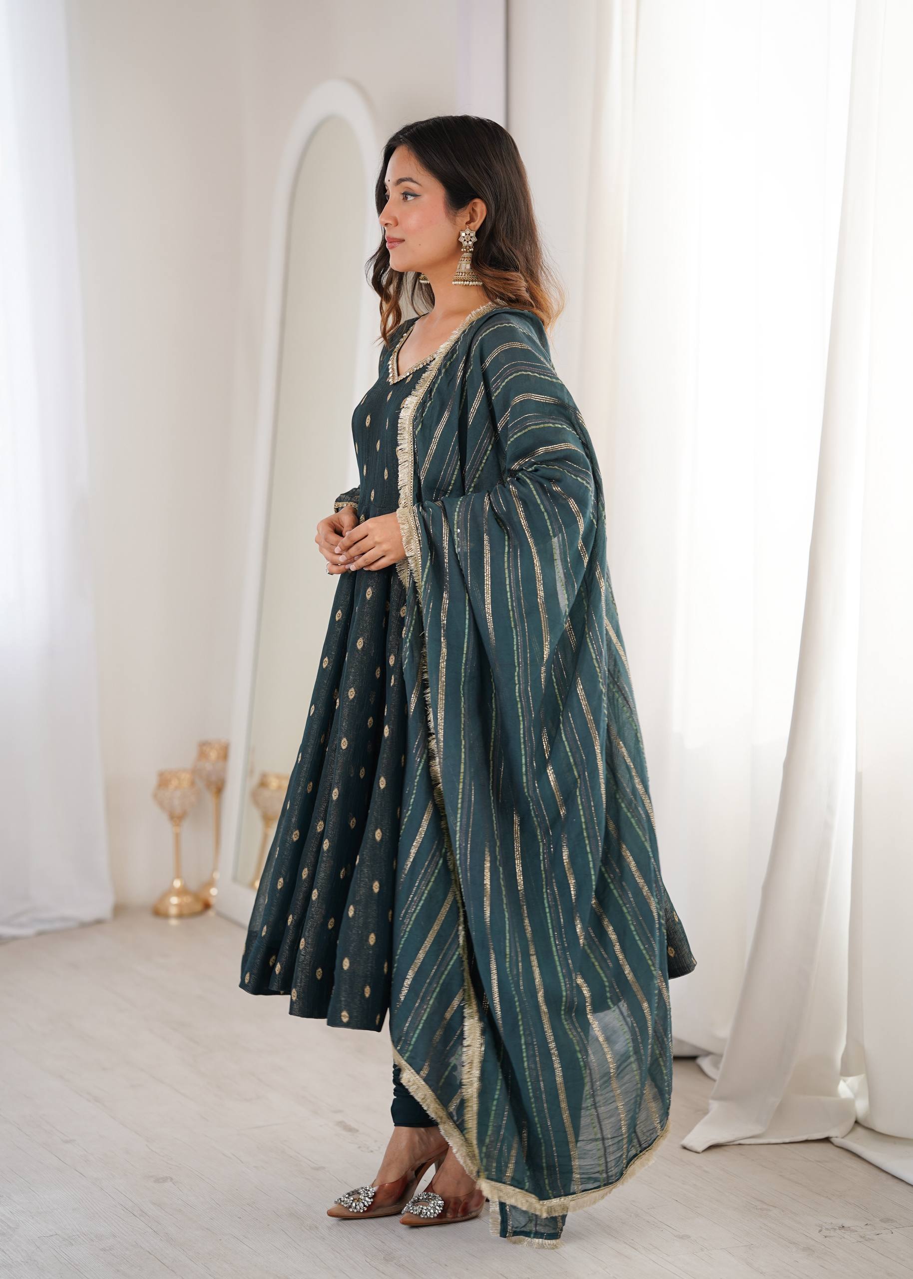 Kiara Crunchy Silk Jacquard Gown Set
